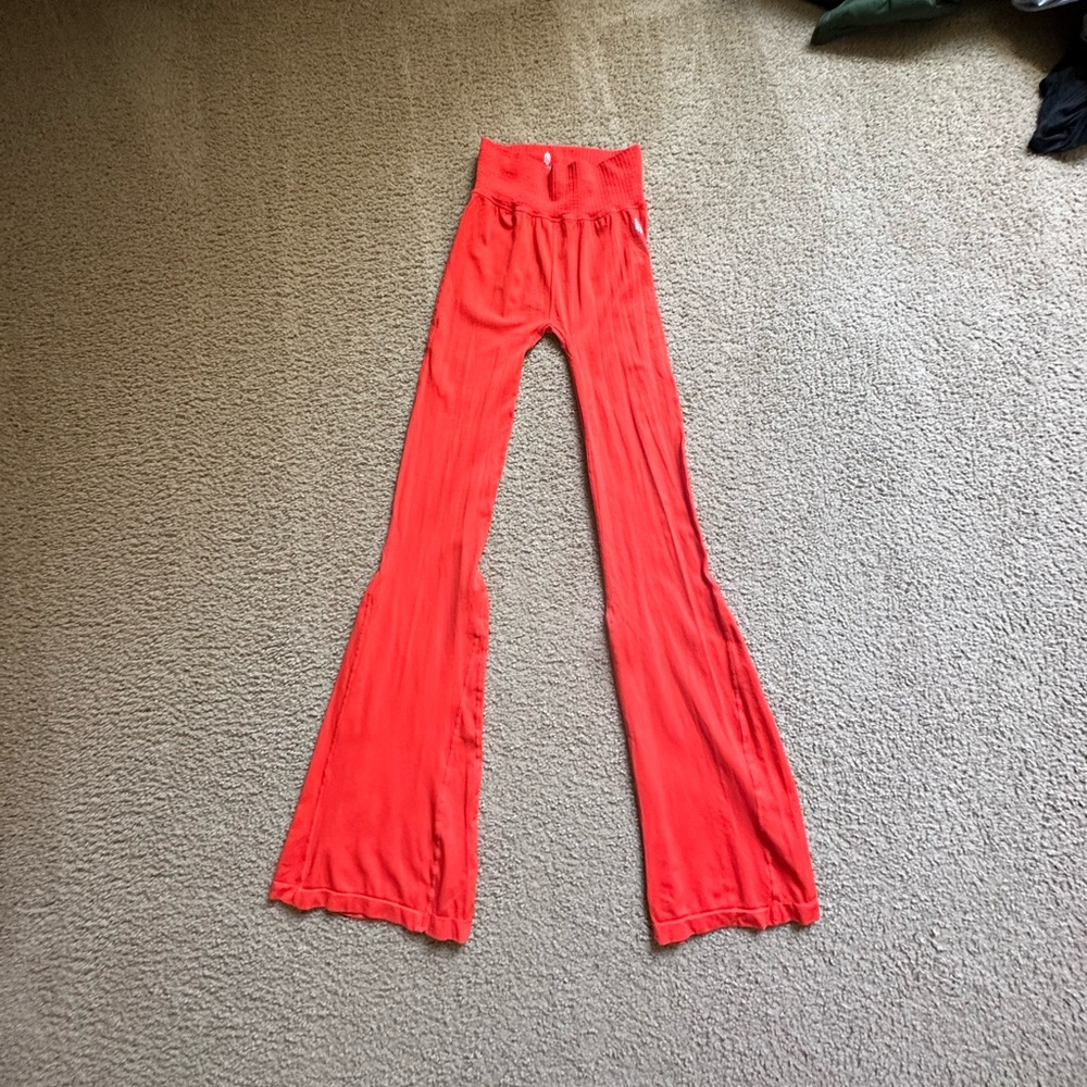 XS/S FP movement “Go To Flares” leggings!
